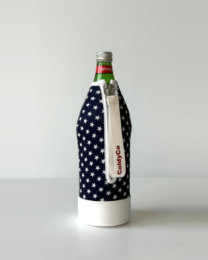 ColdyCo water bottle carrier in American Flag stars print on a 1-liter glass bottle