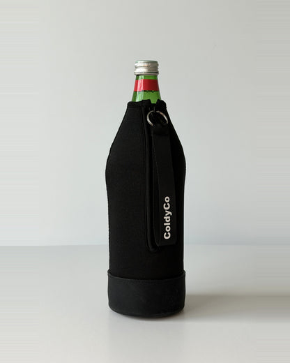 ColdyCo water bottle carrier in Black on a 1-liter glass bottle